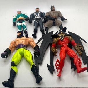 Kenner 1990’s lot of vintage 5 Batman action figures,